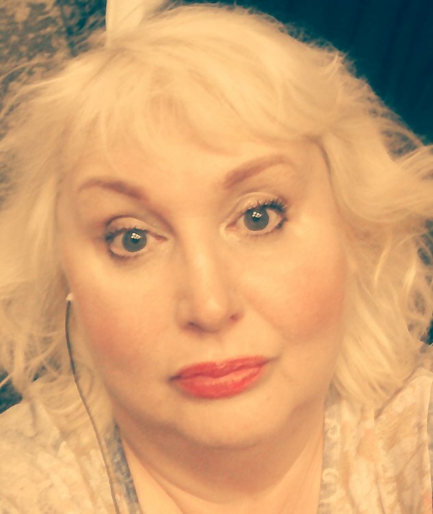 Ранним утром... Из пункта -А вышел один мужчина... Ранним утром
Из пункта А -вышел один мужчина
Мужчина. возвращался с работы домой
Мужчина был глубоким пенсионером и имел приработок - немного вахтерствовал..
Он шол домой пешком вдоль. проезжей трассы.
В этож самое время. из пункта В. На встречу мужчине вахтеру. вышла пожилая женщина почтальон.
Она выполнила свою работу - отпочтальенила население и тож шла отдыхать.
В точке С.. они встретились
Мв-Женщина пачтальон Вы не хотелиб секса со мной. С пожилым мужчиной - вахтером?
Жп- Да. я. женщина почтальон хочу секса с пожилым вахтером мужчиной.
Я тут часто прохожу и. никто не предлагал. мне секск Рада что встретила Вас - пожилого мудчину
вахтера. который предлагает мне секс
Мв- Только давайти перед сексем я вас кофам угощу. Тут рядом Макдональдс есть.
Пойдем туда. Мы там будем пить кофа.- все расходы каждый оплачивает сам за себя.
. Они - мужчина Вахтер и женщина почтальен
Из точки С 0вместе пошли в сторону точки М.
. В рестране Макдональдс
Они взяди кофа кажыдй сам себе.
Мужчина (Мв) пил неспеша.
Он как будто раздумыаал.- тянул время..
Женщина (Жп) .. спешными большими шумными глотками, проглатила почти кипящий напиток..
Жп - Я все. Пойдем уже?
Мужчина. что то мялся;
Мв- Женщина почтальен
Мне бы, нужно. чтоб вы перед сексем мне помассировали точку джи
Жп - . Давайте помассирую. И пойдемти уже Я женщина почтальони уже в нетерпении.
Вдруг. она задумалась;
Жп - а разве у мужчин есть такая точка? А где?
Мв- Ну как где? Я вам покажу хде.. Только мужчинам массировть нужно ртом. Рукам до точки не дотянуца
Видители.. этот массаж необходим мужчинам и особенно вахтерам. Чтоб секс был 8+12 часов и
оргазьмь искрил бенгальским огнем
Мужчина вахтер припроводил женщину пачтальона в уборную кабину. рэсторана
И посредством снятия штанов обнажил свои чресла, и все что у пожилого мужчины вахтера оказалась
в межчресловой области
Мв -Вот. массируйти - он указал мозолистой широкой ладонью. на свой унылый член вахтера
Кабина уборгой была оч узка
Они - вахтер и почтальен стояли вплотную друг к дугу
Жп -Как? Ртом то не достать.. Может без массажа обойдемся.. Мне и 6 часов хватит наверное?
Мв - Нет без массажа. точки джи секса не получаеца..
Вахтер м. Стал руководить пачтальеном. ж -как то ее группировать Чтоб она приняла удобную. для него.
позу..
Она тяжко вздохнула: ..
Жв -ну чоуж, давайти уж. хотя я чойто про секс уже сомневаюсь..
Через. полчаса массажирования.
Не почувствовав результата. Женщина почтальен укрепилась во мнении. что пожалуй с сексем все оч не
точно..
Жп - А вы уверены. что у Вас есть эта точка? .. Что то я ее не чувствую и найти не могу..
. В этот момент. что пошло ни так. никто так и не узнал-что..
Толи женщина пачталион (Жп) , от желания секса 12 часов.. перестаралась с массажем.. Толь мужчина -пожылой вахтер, переоценил себя, и в дабавок, у него в анамнезе клаустафлбия - не переносил тесных
закрытых помещений. Но с ним случился сердечный приступ.. с летальным исходом
А у пожилой женщины пачтальона (ЖП), от усердия и неудобной позы свело ноги..
Она хотела сказать.-данукакуй этот вашсекс - что все уже. сил ее почтальеноых нет, и что ни один секс не
стоит столтко мук адовых И что шолбы ты лучше, пожилой мудла вахтер из точки своей точкт А на точку
Ху...
Но мужчина в борьбе с приспупом серца, схватил ее за голову и прижал к себе.. перекрыв ей все органы
дыхания.
Она сопративлялась, как могла, пока ей хватало ее пожылых пачтальенских сил -женщины сложной
судьбы и с наличием отсуцтвия секса с пожылыми вахтерами -пока не затихла.. вся полностью. без
воздуха и движения
Освободили их быстро
Очередь в уборную комнату была большая. но терпеливая и все понимающая..
Молодеж сочувствовала пожилому мужчине вахтеру и замученнойив. борьбе за секс женщине
почталиону.
После этого, громкого и резонанстного случая было долгое судебное разбирателтство
И теперь кабины в уборной комнате ресторвна сократили до габаритов одного стандартного человека..