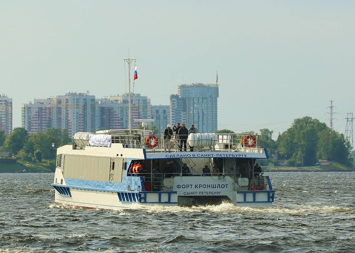 СНСЗ (входит в ОСК) приступил к испытаниям скоростного катамарана "Форт Кроншлот"