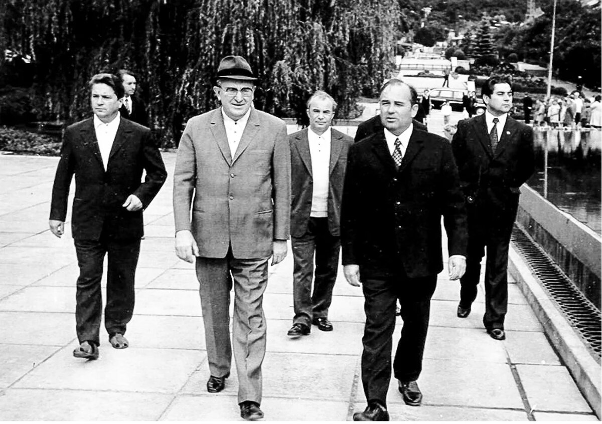 Советские чиновники