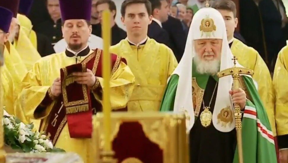     Ордена Святого благоверного князя Даниила Московского II степени и Сергия Радонежского II степени вручил патриарх Московский и всея Руси Кирилл губернатору Тюменской области Александру Моору и полпреду Владимиру Якушеву.