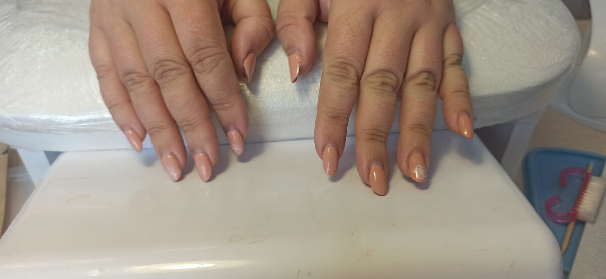 Ногтям месяц