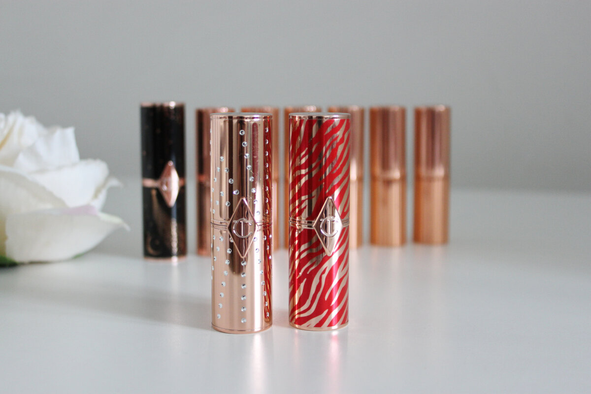 Помады Charlotte Tilbury Wedding Bells и Walk of Star. 