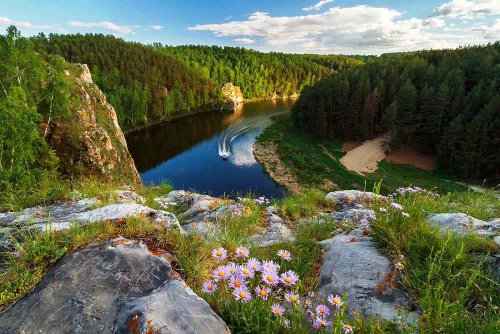 Самая большая река на урале. Река Исеть Каменск-Уральский. Река Исеть Екатеринбург. Река Исеть Екатеринбург Исток реки. Исток реки Исеть.