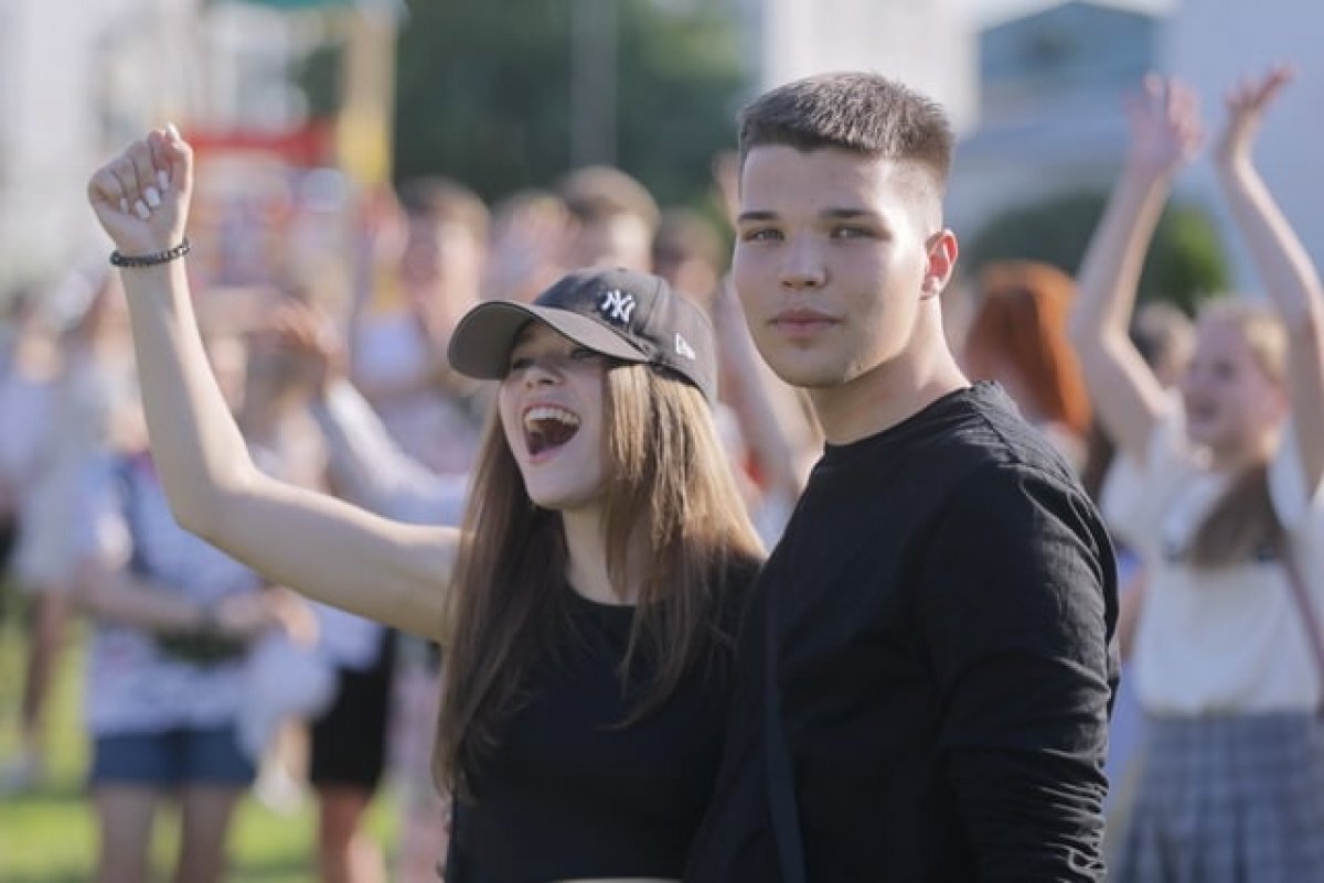    На день молодёжи в Омске выступят певица Клава Кока и группа «Cream Soda»