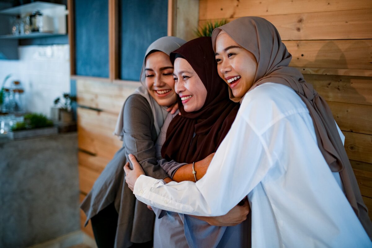     Почему мусульманки не делают шеллак и еще 5 любопытных фактов про Рамадан и Ураза-Байрам