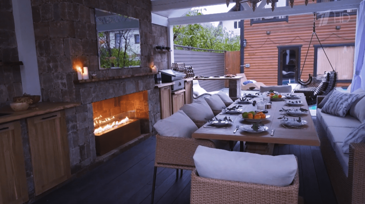    Летняя кухня. Кадр с шоу «На дачу!» Первый канал. Юлия Лик