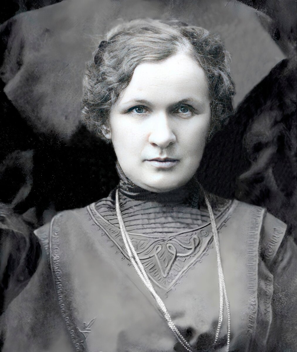 Блинова Александра Ивановна, начальница Тихвинской женской гимназии. Обработка фото Александра Гаврилова.