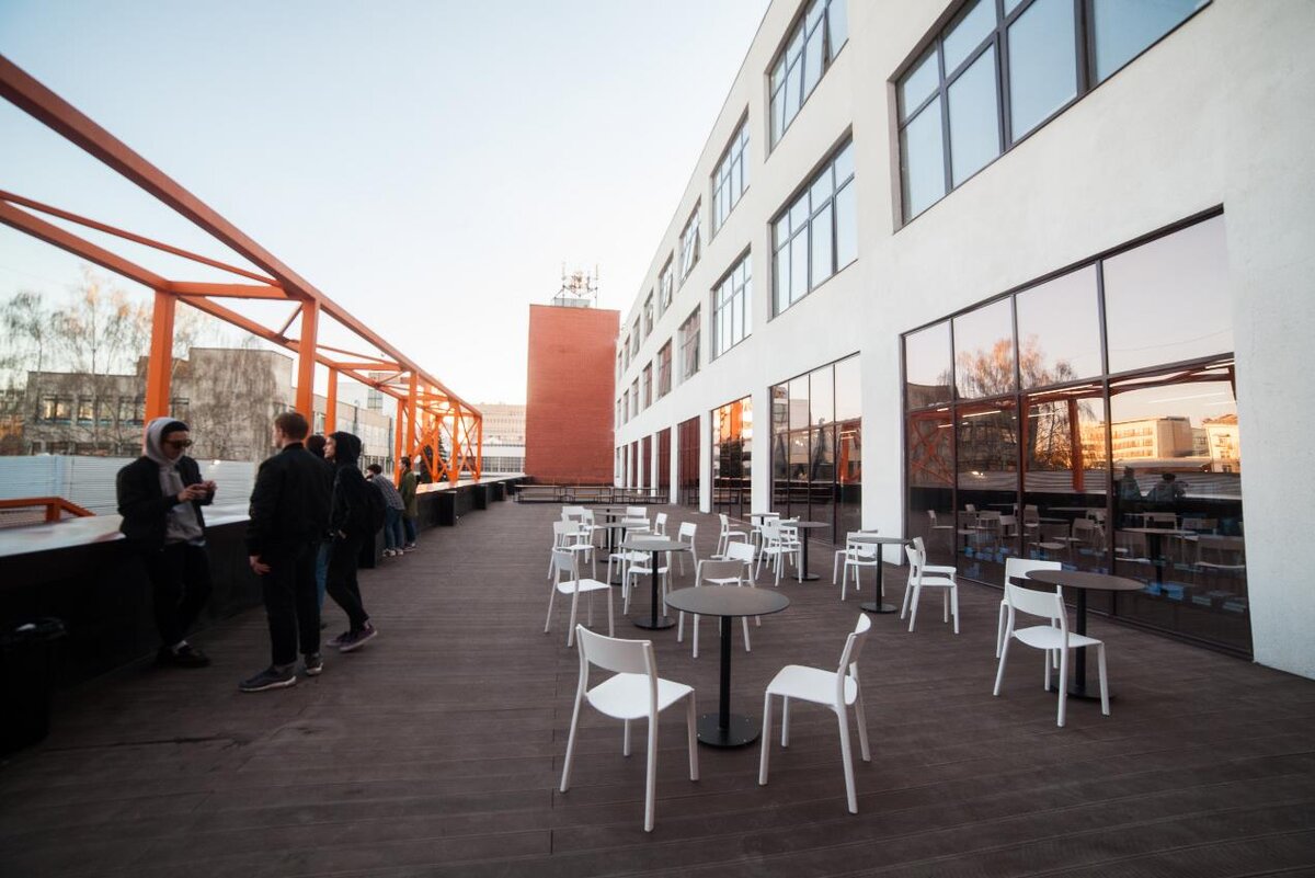 Листайте вправо, чтобы увидеть больше изображений