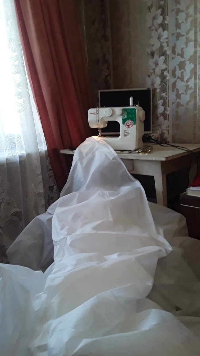 Моя швейная машинка(давно больше 7 лет сын подарил на день рождения!).