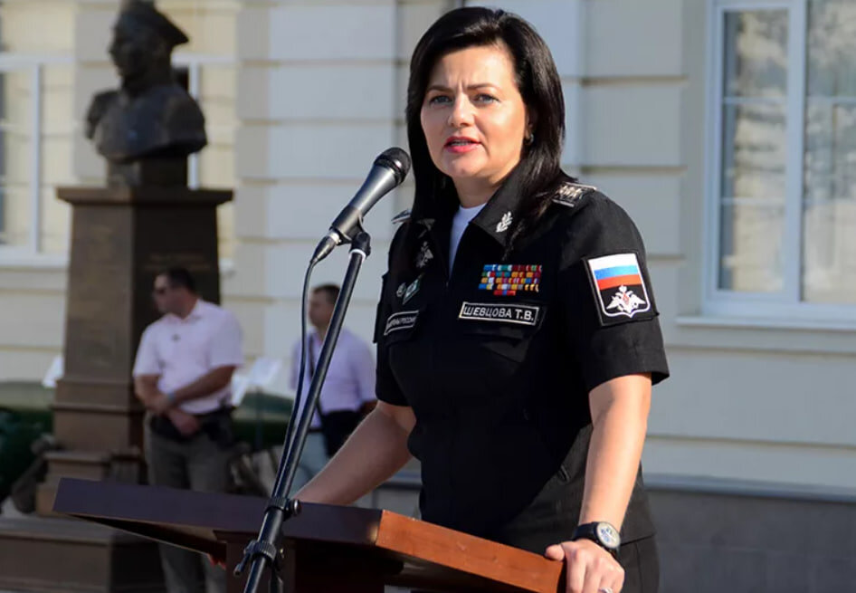 "Справедливо ли присваивать звание Генерала лицам, которые не проходили воинской службы?" - Шойгу считает что Да