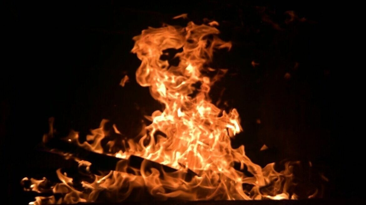     В посёлке Пивань пожилой мужчина погиб при пожаре в частном доме. Возгорание произошло субботним вечером.