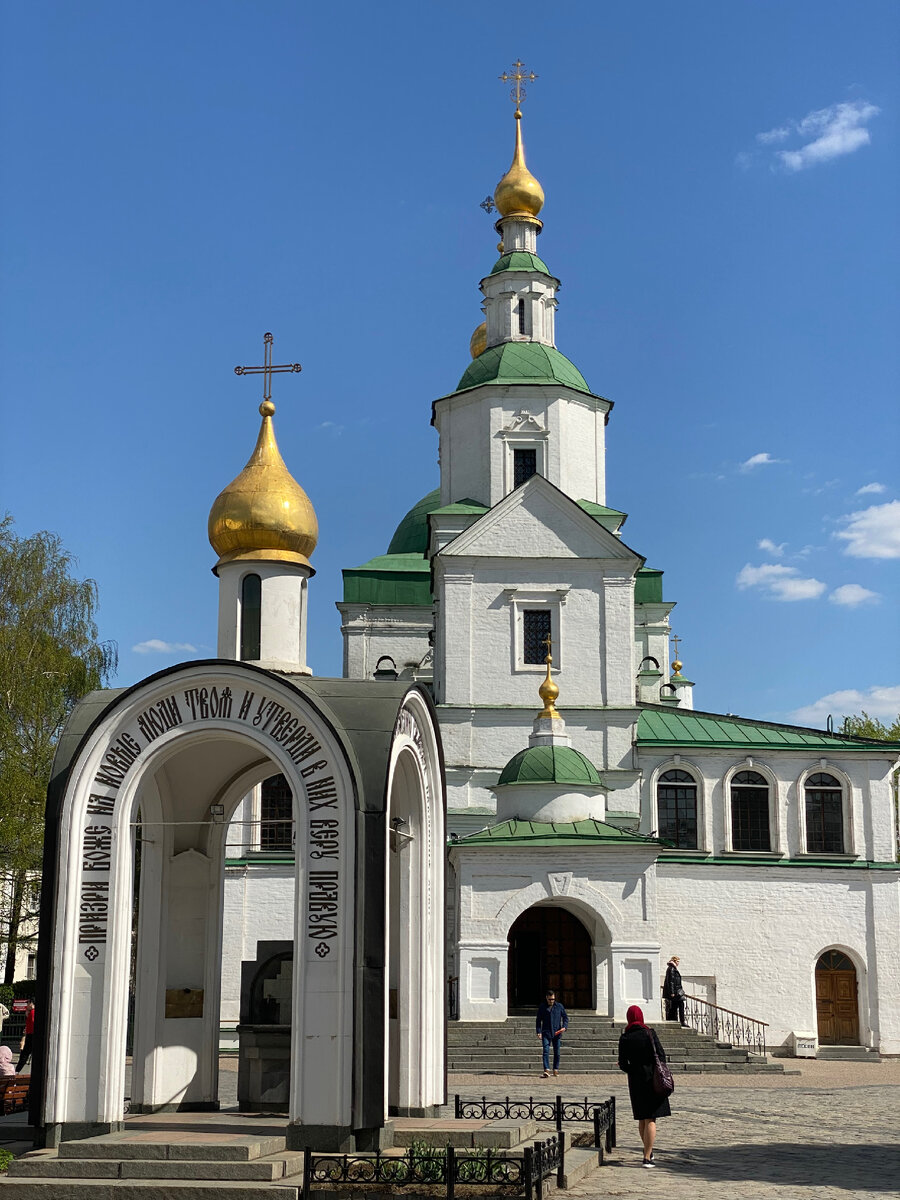 Фото автора : Россия, Москва, Даниловский монастырь. В храме хранятся мощи Святого Благоверного Даниила Московского.