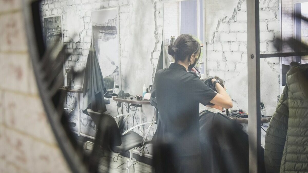     Тюменские полицейские обратились в суд с иском на ООО «Студия 83». Компания зарегистрирована, как салон красоты, но оказывает услуги эротического массажа.