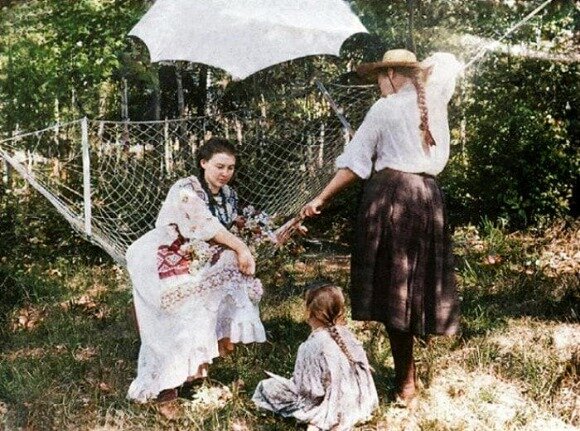 Двое в комнате не считая менделеева