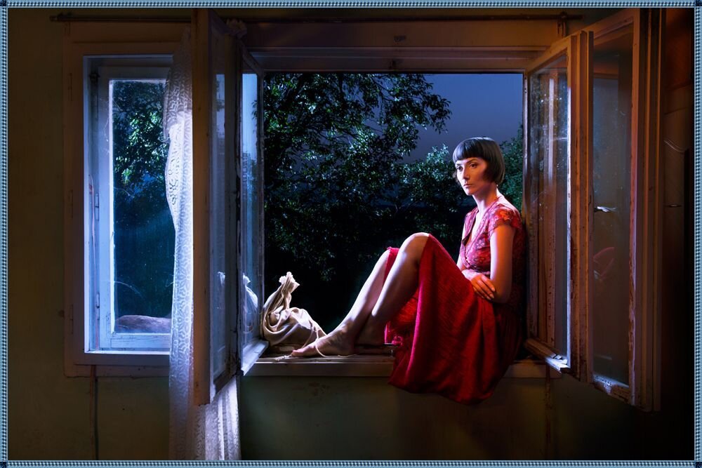 ОН НЕ КРЮГЕР ФРЕДДИ, ОН КРЮДССОН ГРЕГОРИ, АМЕРИКАНСКИЙ ФОТОГРАФ, ХОТЯ ...