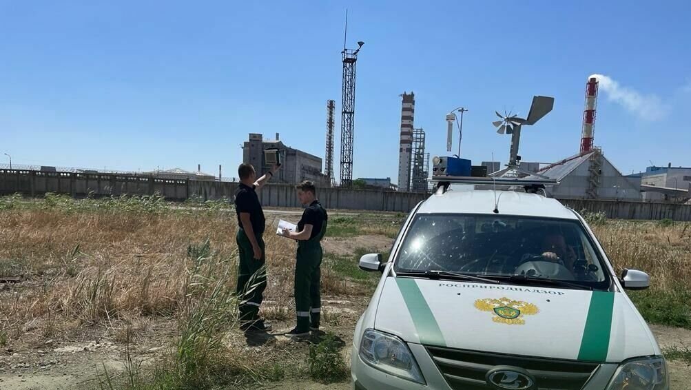     Ситуация с экологией в Ростовской области сложная. Здесь высокий уровень загрязнения и шума, как в промышленных районах, так и на оживленных улицах, сообщила корреспонденту RostovGazeta свой ответ нейросеть.