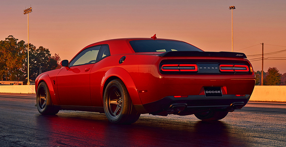 Карданный вал выполнен из высокопрочной стали, а его толщина увеличена на 20 мм. Также американцы армировали дифференциал, корпус которого сделан из термостойкого алюминиевого сплава А383. Задние полуоси из высокопрочной низколегированной стали теперь толще в диаметре.