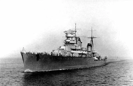 1938, 30 апреля: В Ленинграде на Балтийском судостроительном заводе спущен на воду (заложен - 20 декабря 1936 года) крейсер «Максим Горький»