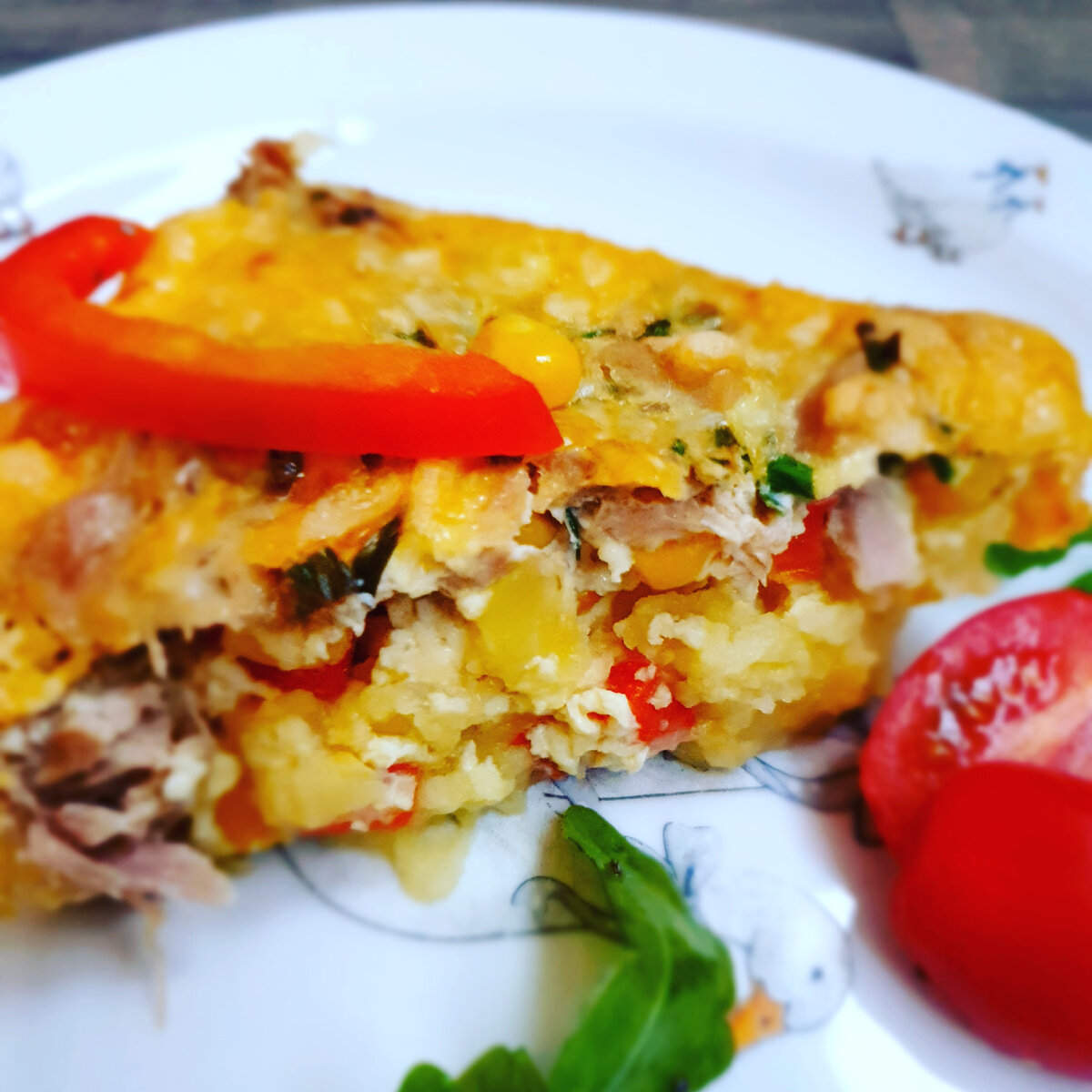 А вот и третье блюдо из подборки "рецептов с тунцом". На эту запеканку придется затратить немного больше времени, чем на сэндвичи, но результат вас приятно удивит🥰