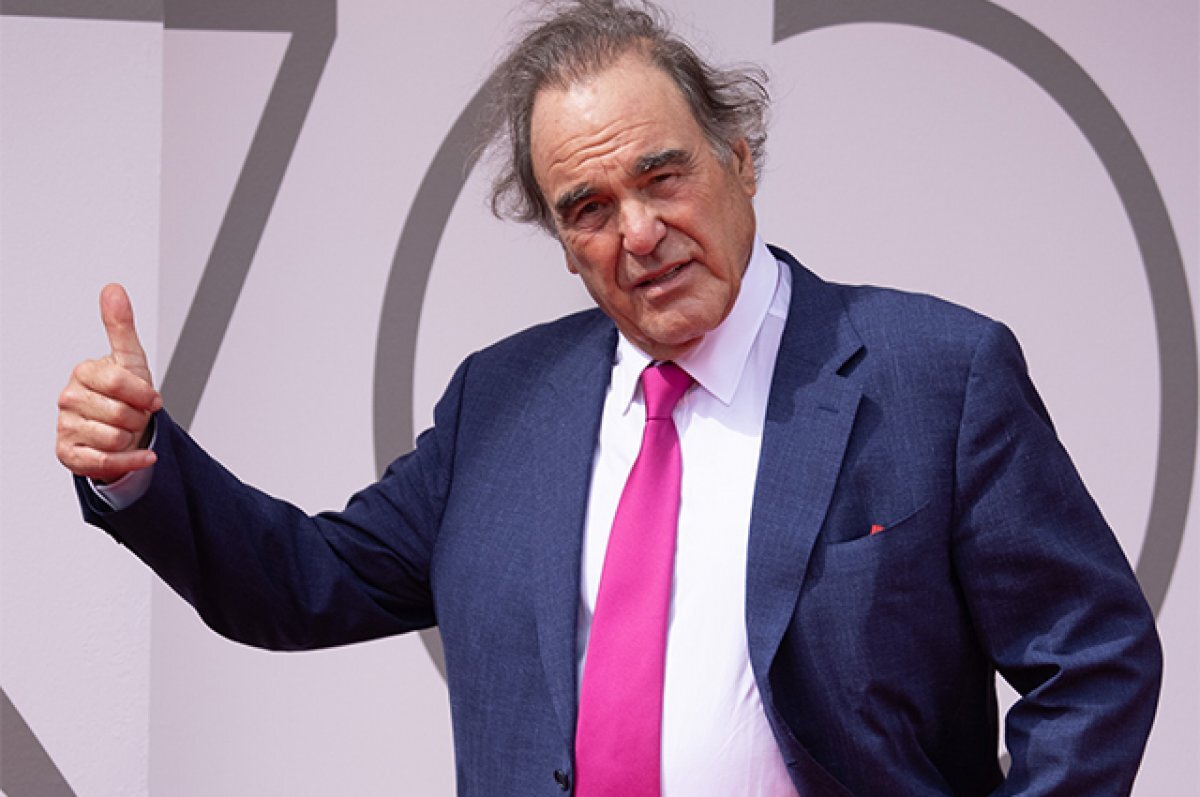    Оливер Стоун.