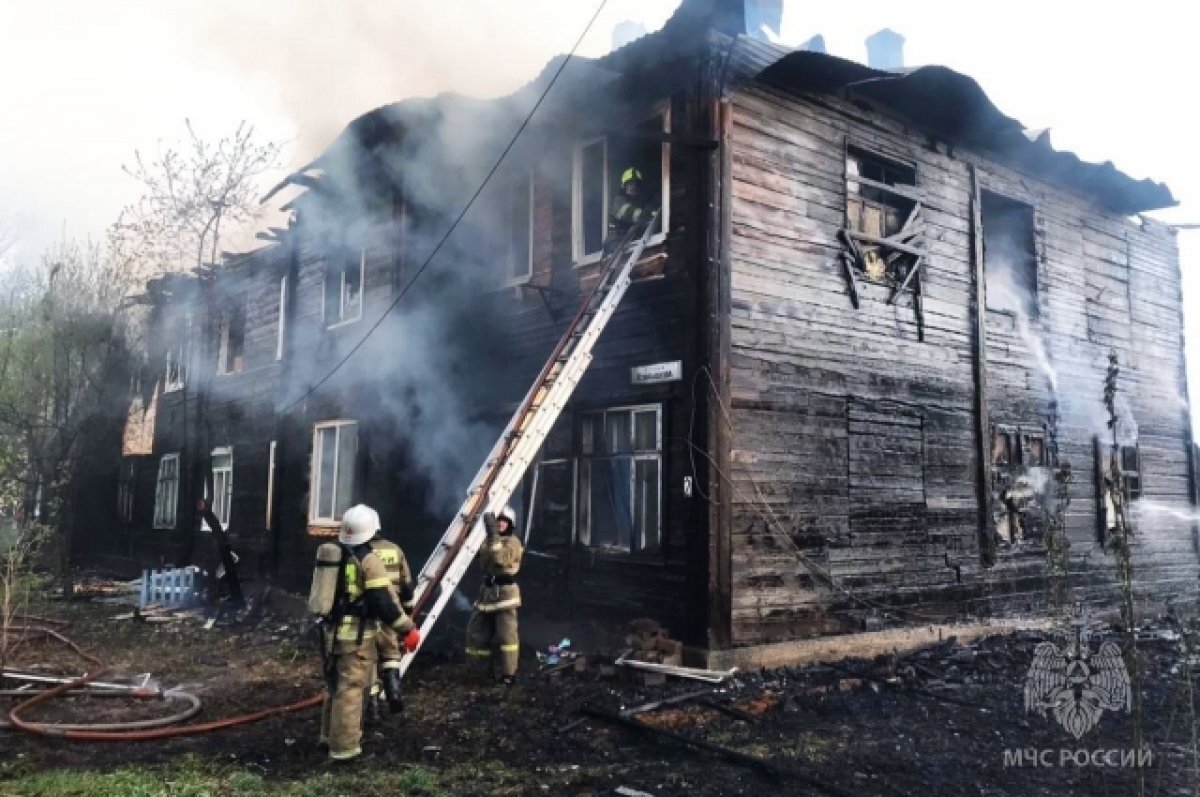    В Сарапуле сгорели два жилых барака