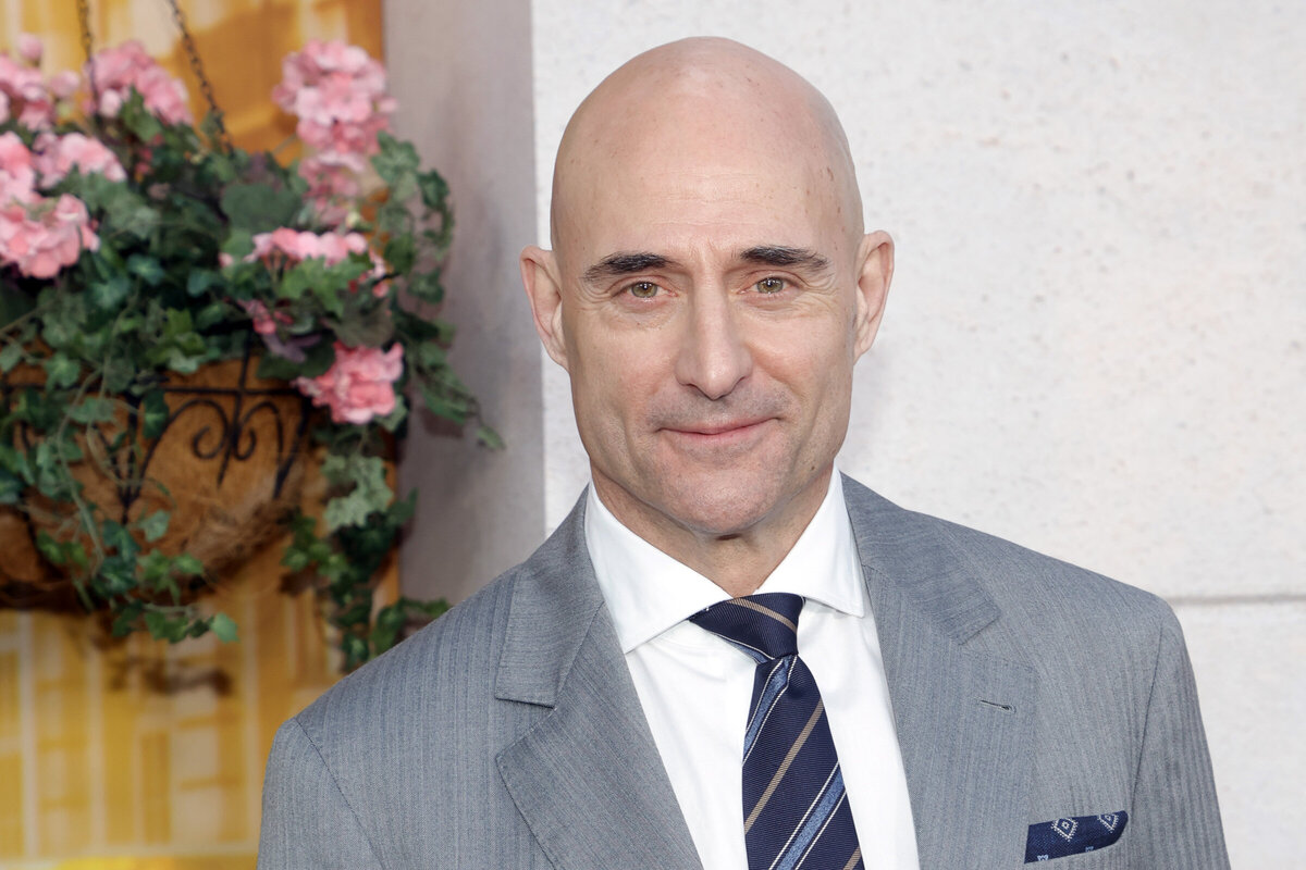     Как выглядел брутальный Марк Стронг с волосами и когда он облысел