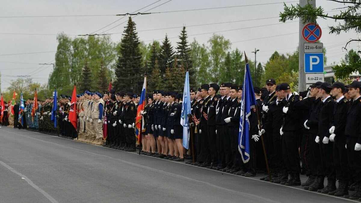     Вечером 7 мая на центральных улицах Ижевска будет ограничено движение из-за репетиции Парада Победы.