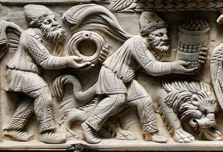 Европейские варвары преподносят дары (ткань и зерно) византийскому императору Юстиниану. Деталь византийского триптиха VI века. Автор изобразил свирепый характер европейских варваров в образе смиренно приклоняющегося льва. Сына антского полководца Добрагаста, служившего в Византии в это время, звали Леонтий, что означает "львиный".