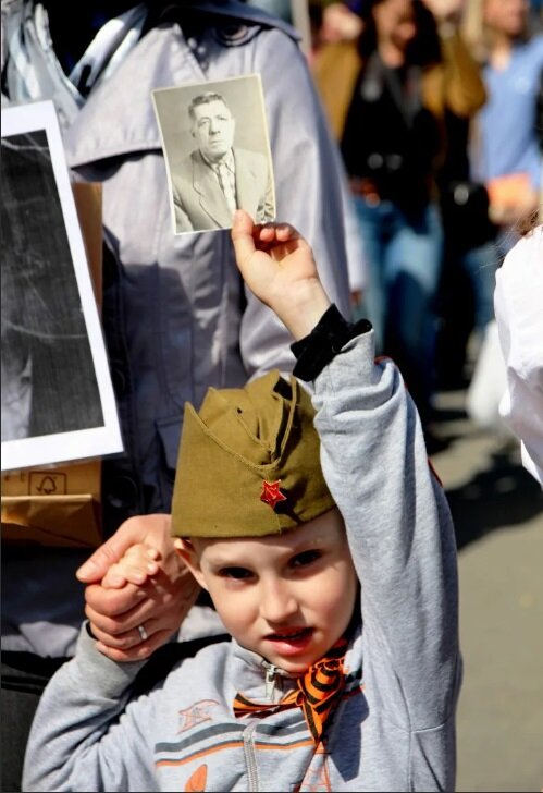 В Ульяновске более 20 тысяч прошли в строю «Бессмертного полка»/URL: https://ulpressa.ru/2016/05/09/v-ulyanovske-bolee-20-tyisyach-chelovek-proshli-v-stroyu-bessmertnogo-polka-foto-video/amp/