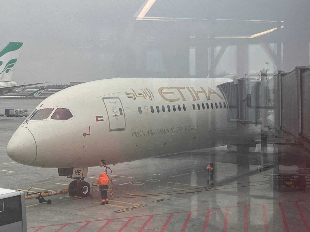 Шикарный Boeing 787, рейс EY-66