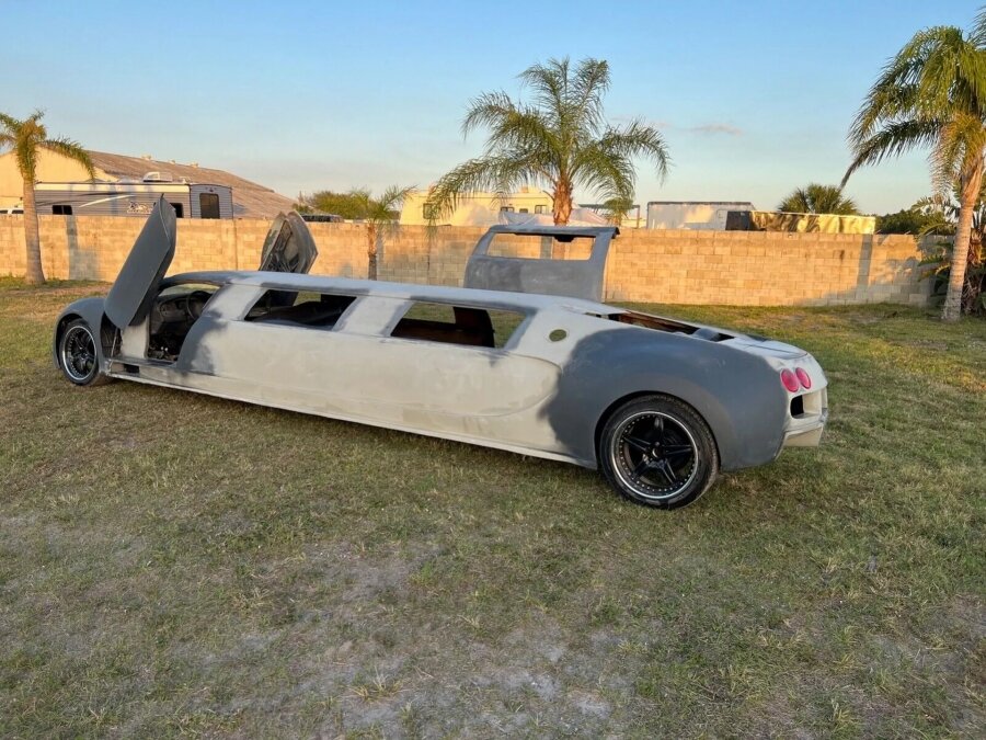 Незавершённую реплику Bugatti Veyron на базе лимузина Lincoln продают за  1,9 млн рублей | Автокультура CARAKOOM | Дзен