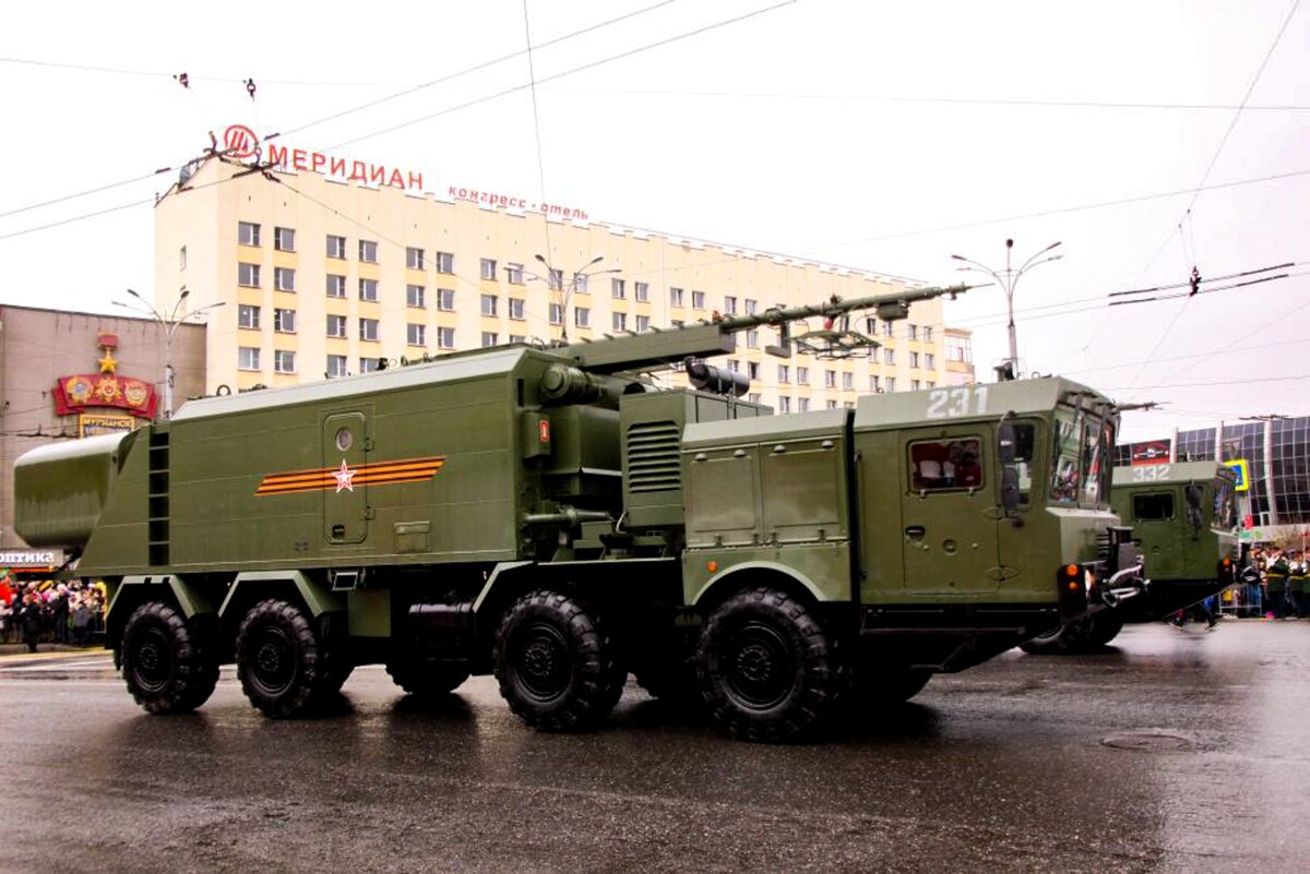  📷 📷 📷 📷 📷 📷 📷 📷 📷 📷    Парад Победы в Мурманске возглавил танк Т-34