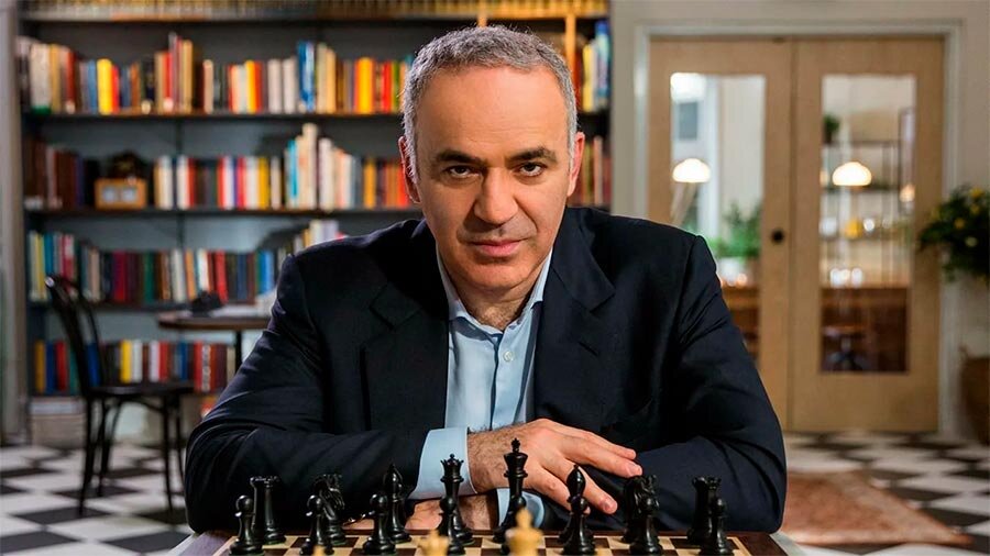 Зигберт Тарраш правильно сказал, «Многие стали шахматными мастерами, никто не стал мастером шахмат».-2