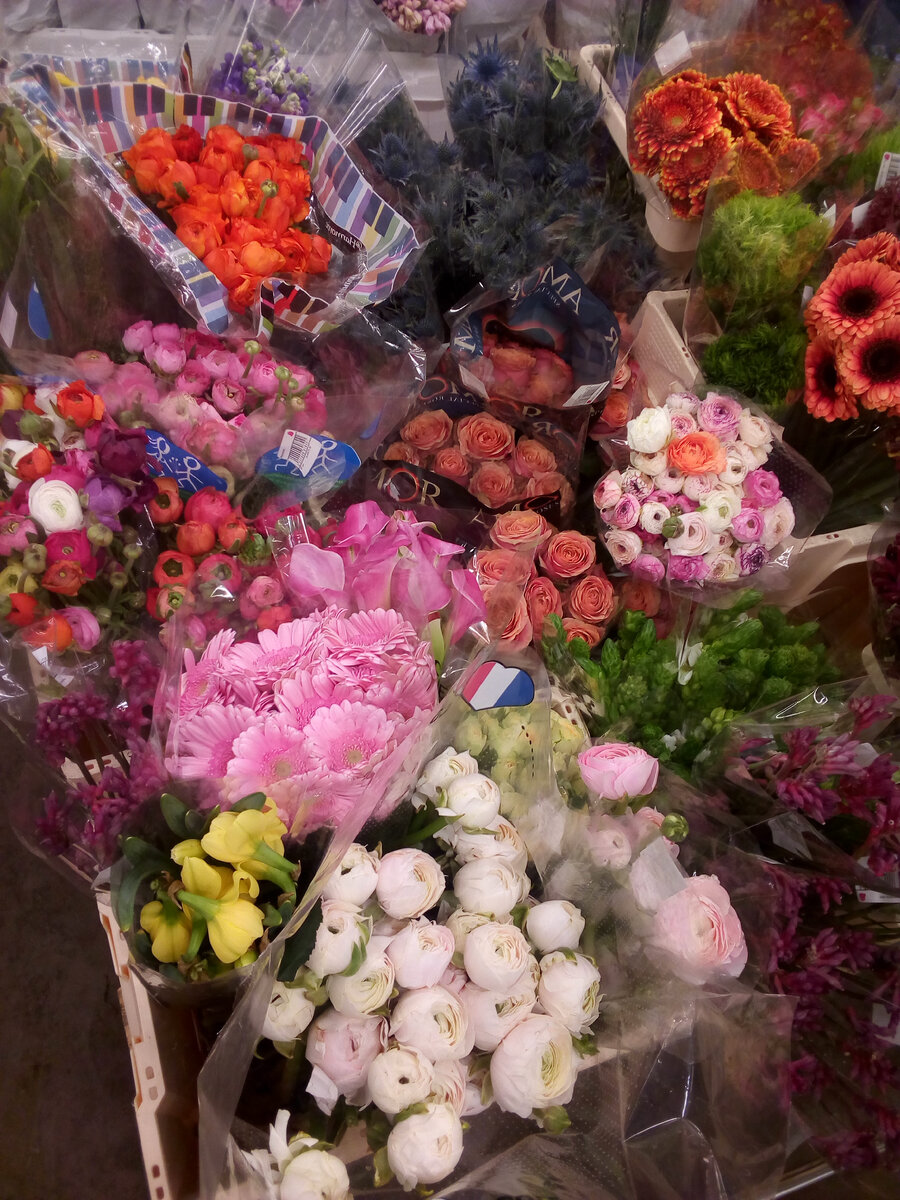 Выбираю на Фудсити цветы на выпускной