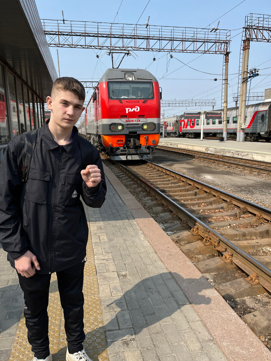 Сели в поезд, а в купе бардак и место моё занято | 8 раз мама | Дзен