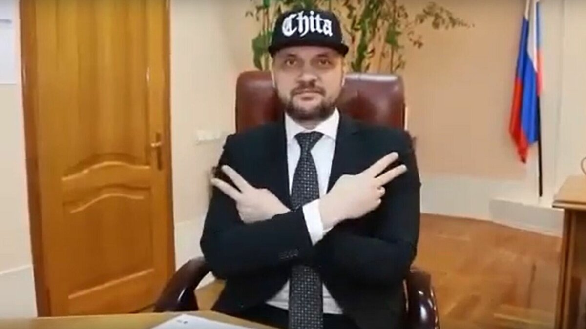     Уже в следующем году закончатся полномочия действующего главы Забайкалья. Если Александра Осипова всё же не переизберут на новый срок, и он покинет кресло губернатора, жители края, как выяснилось, особо печалиться не будут.