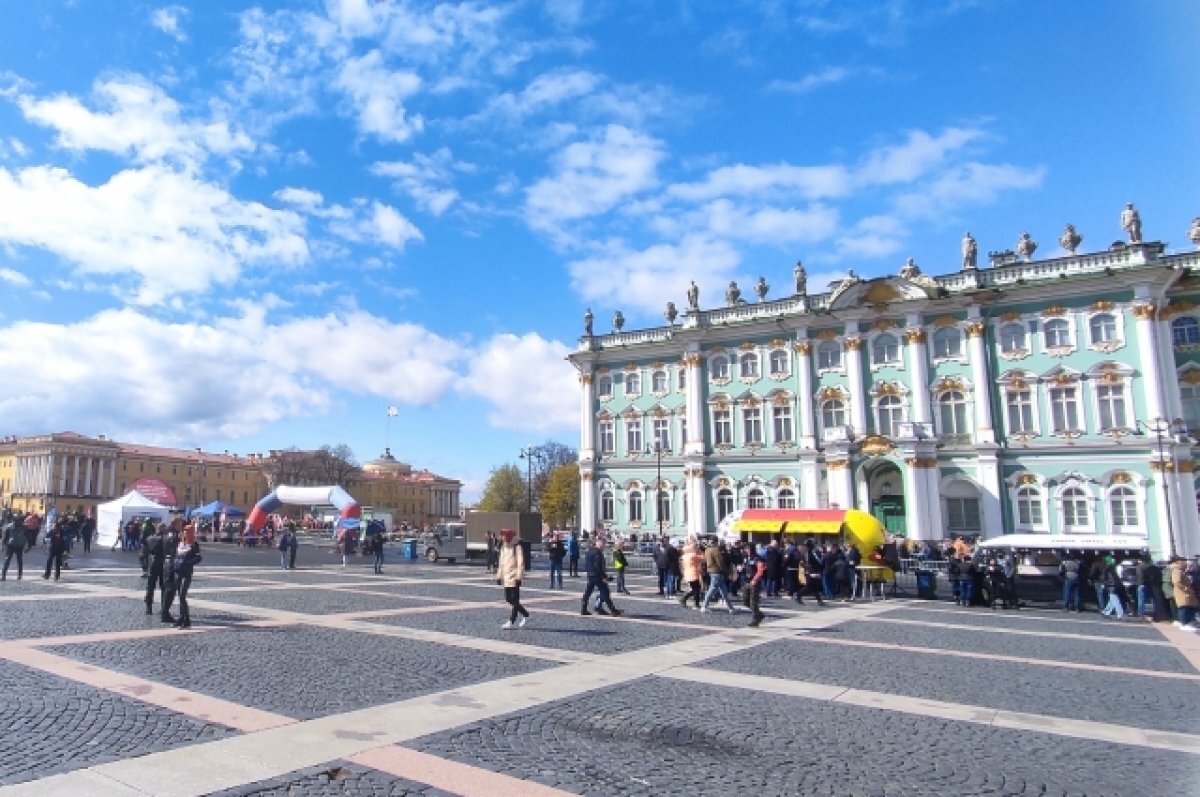   Петербург попал в топ-3 популярных направлений для отдыха летом