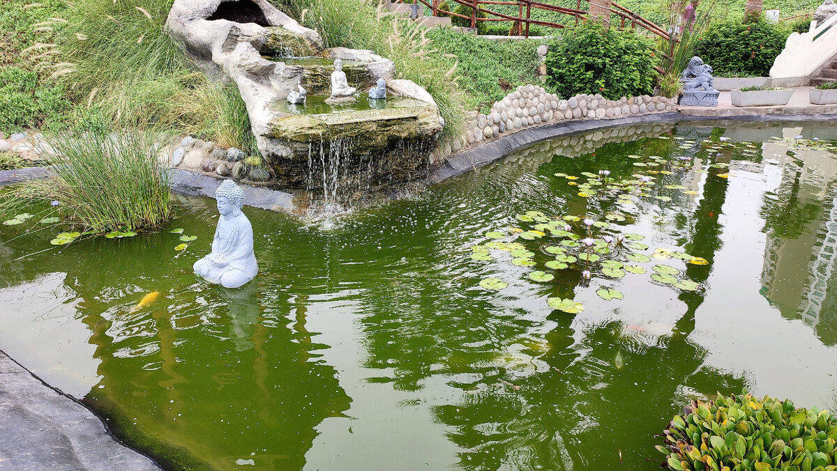 Китайский парк. Набережная Тихого окана, Лима, Перу. Май 2023