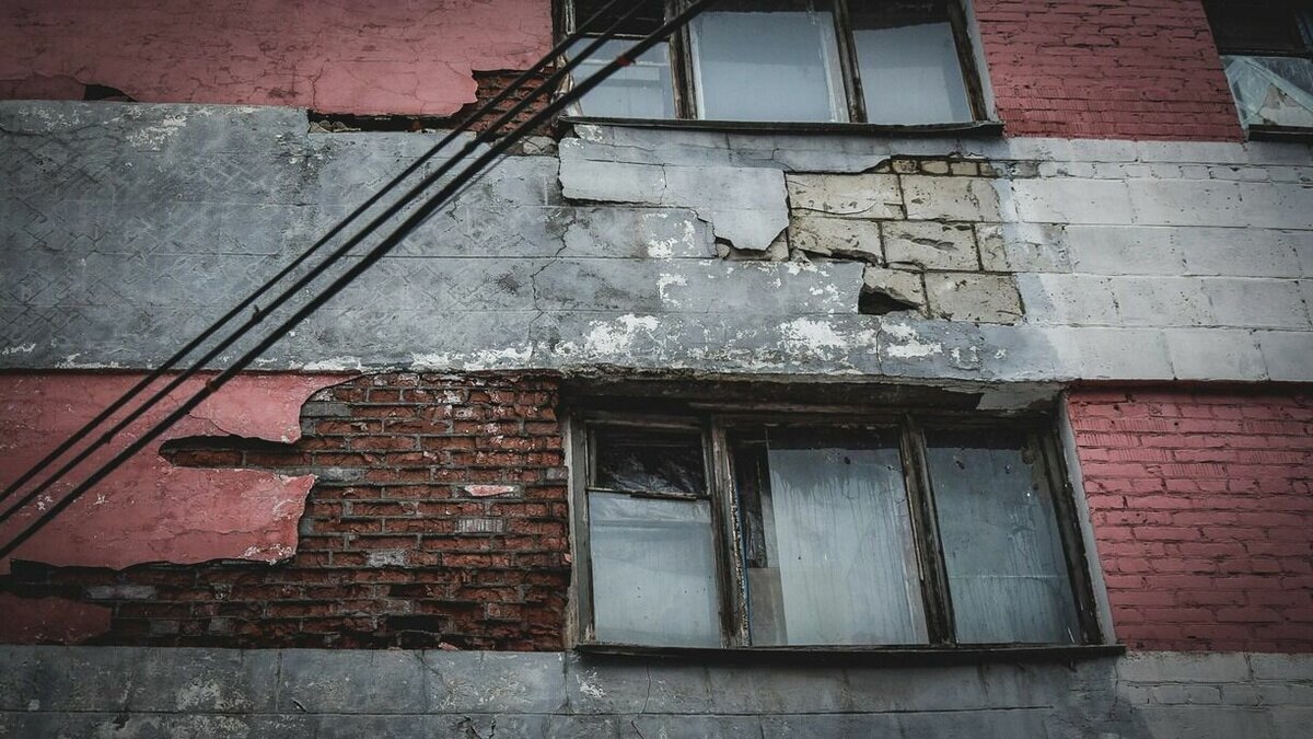     Администрация Нижнего Новгорода подала пять исков в суд. Жильцов многоэтажки, которая признана аварийной, потребовали расселить, сообщает пресс-служба Сормовского районного суда.