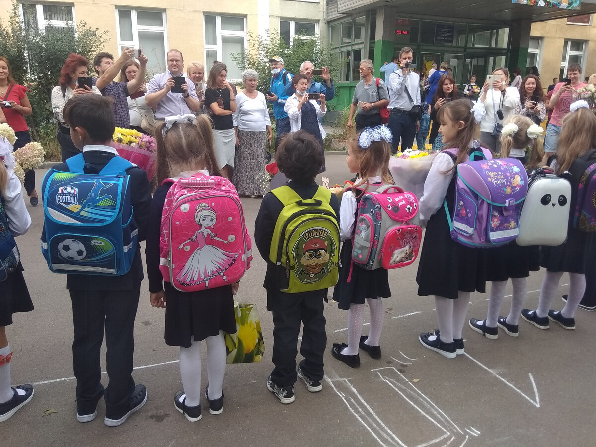 Школьные каникулы 2022. Каникулы 2022-2023 для школьников оренбург. Школьные каникулы 2022-2023 учебный год в россии по четвертям. Каникулы первоклассников 2023 2024 в санкт петербурге. Расписание школьных каникул.