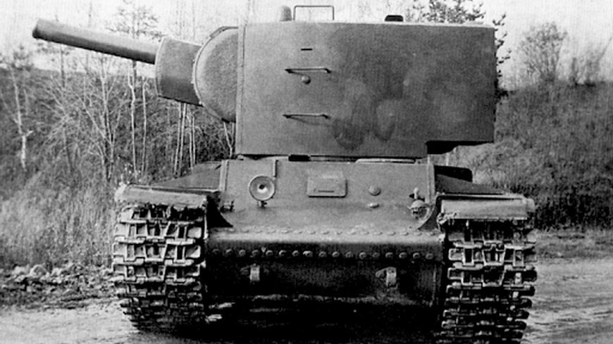 Тяжелый танк КВ-2