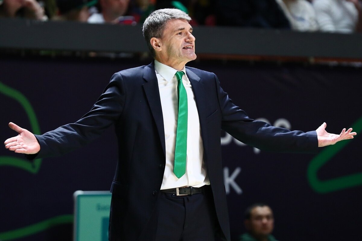 В УНИКСе рассчитывают сохранить Велимира Перасовича еще на сезон, но сделать это будет сложно. Фото: vk.com/unicsbasket