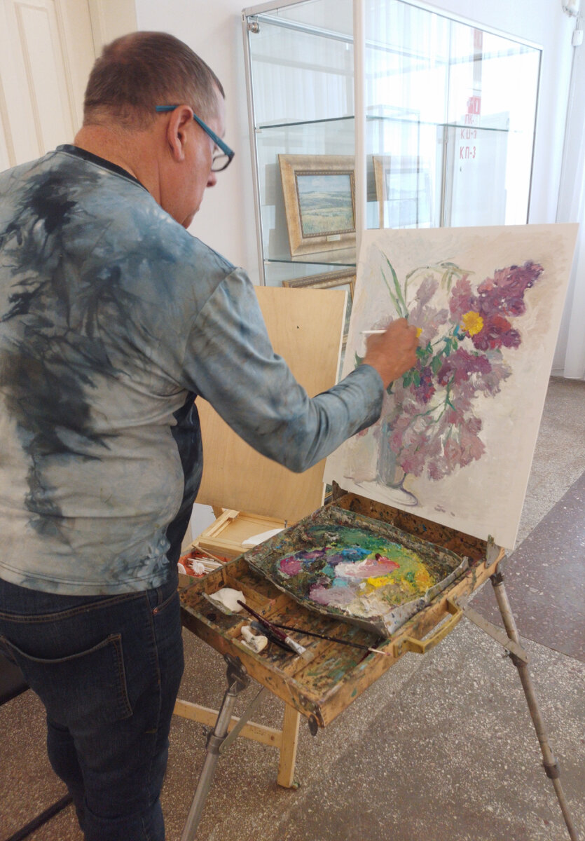 Рисуем сирень с художником Михаилом Левшиным.