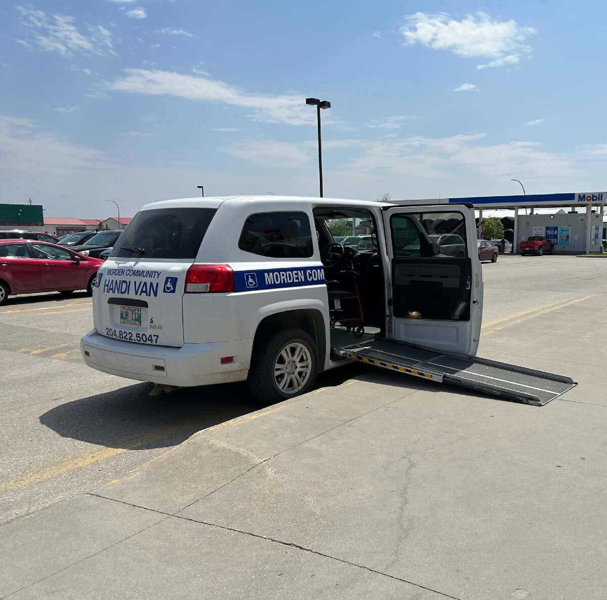 Машина для перевозки людей-инвалидов