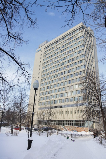 2 высотное здание, в котором находится ИВМиИТ