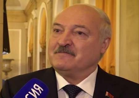    Лукашенко предложил желающим иметь ядерное оружие вступить в союз с Минском и Москвой