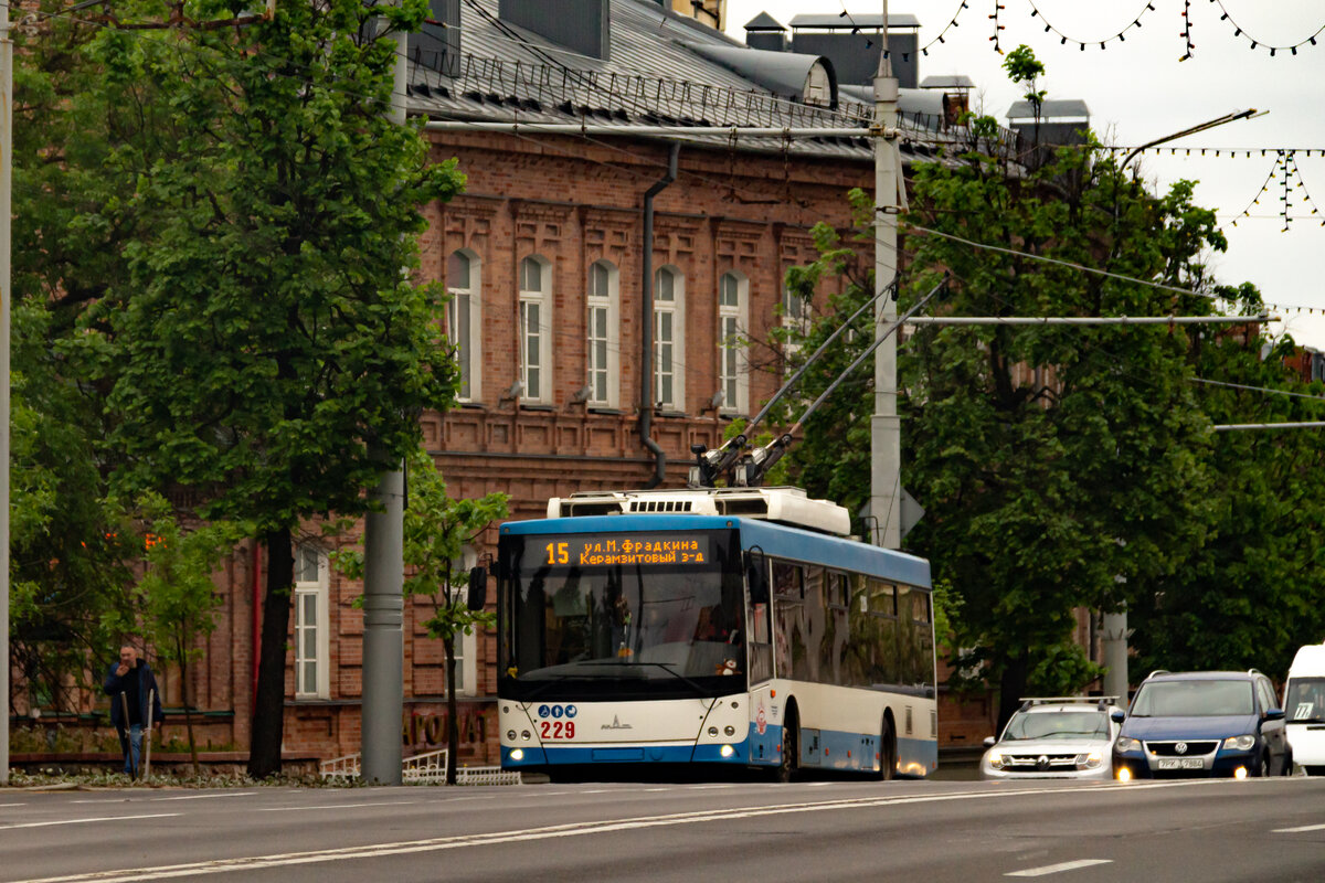 И МАЗ-203Т70, но уже 2020 года. Разница снаружи колоссальная.