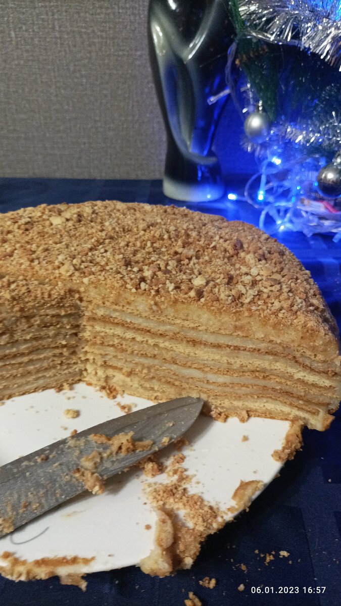 Идеальный разрез дочкиного торта)))) 