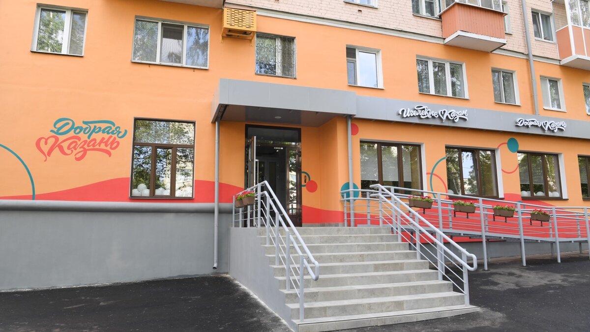     Главе Татарстана Рустаму Минниханову сегодня, 1 июня, показали новое здание филиала детской городской поликлиники №6. Он расположился в казанском поселке Дербышки. Об этом пишет пресс-служба руководителя РТ.