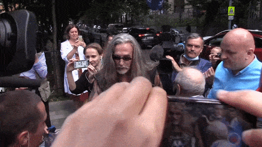 Взоры всей итальянской общественности были прикованы к позиции Фридриха Барбароссы.